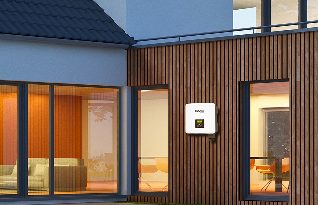 Solcellssystem för hemmabruk som maximerar produktionen av ren energi